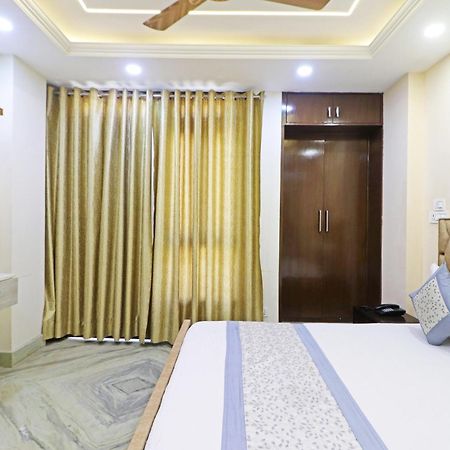 Hotel Samrat Residency 10 Mints Walking Distance Nizamuddin Railway Station Nova Deli Exterior foto