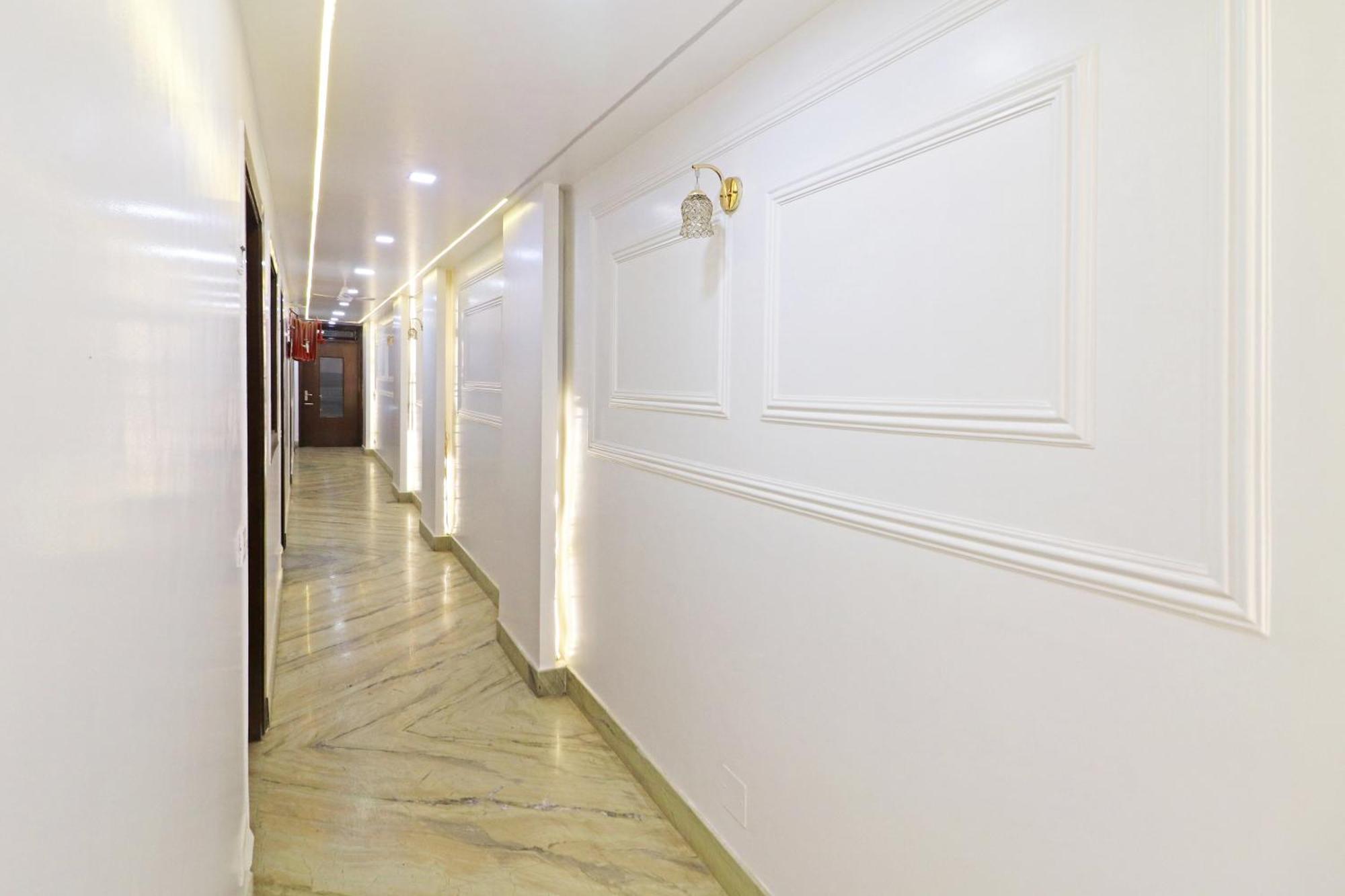 Hotel Samrat Residency 10 Mints Walking Distance Nizamuddin Railway Station Nova Deli Exterior foto