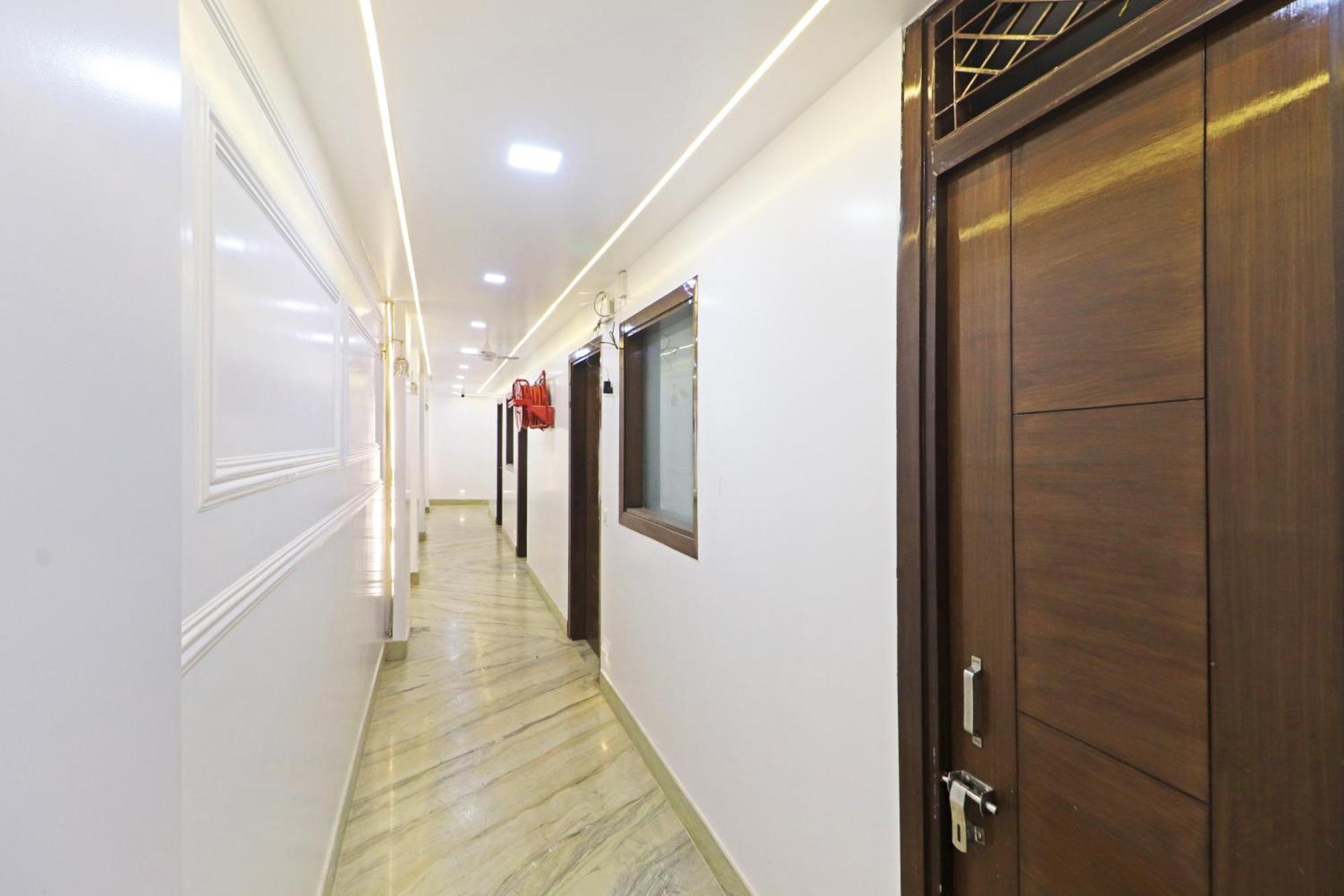 Hotel Samrat Residency 10 Mints Walking Distance Nizamuddin Railway Station Nova Deli Exterior foto
