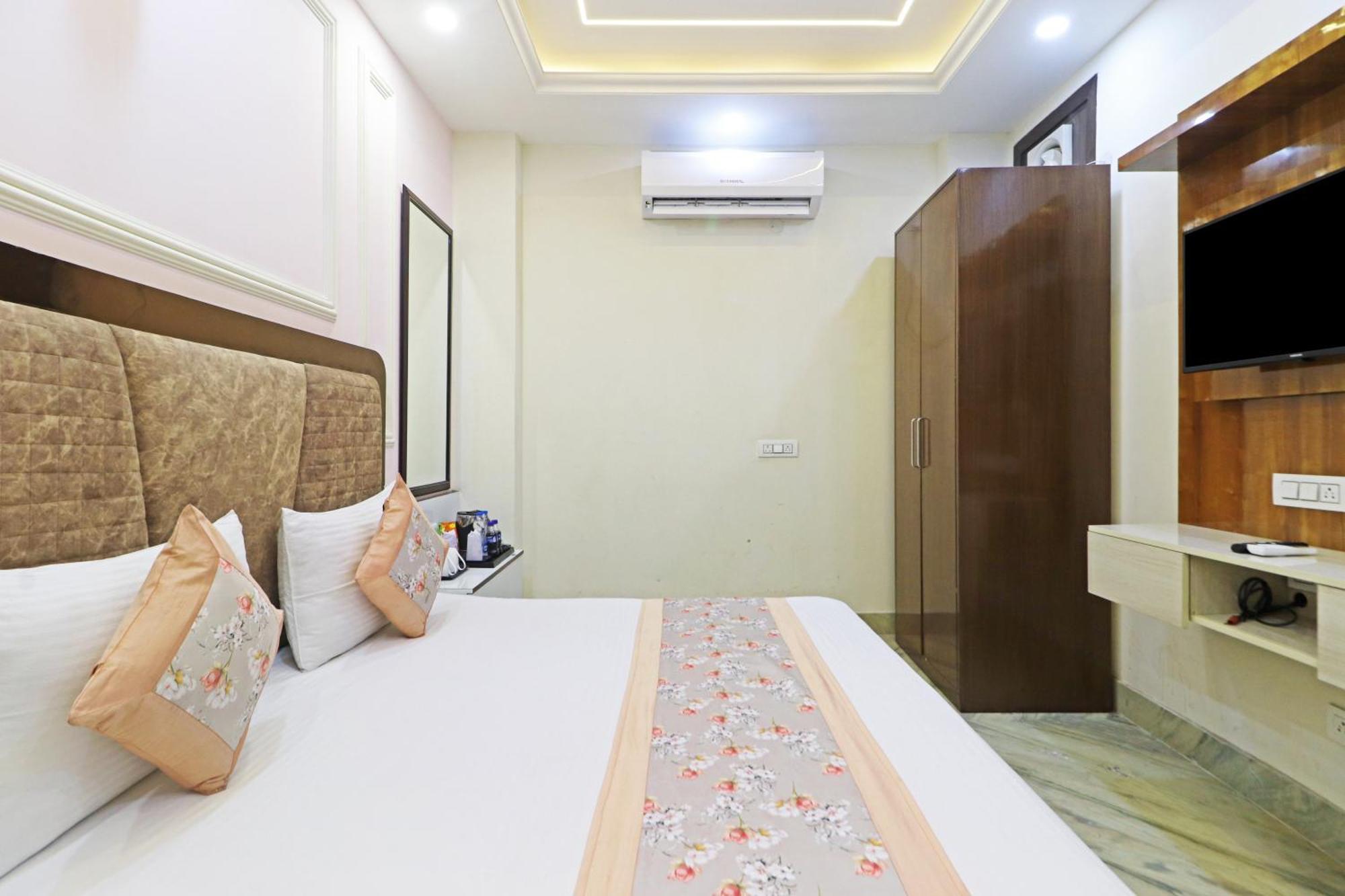 Hotel Samrat Residency 10 Mints Walking Distance Nizamuddin Railway Station Nova Deli Exterior foto