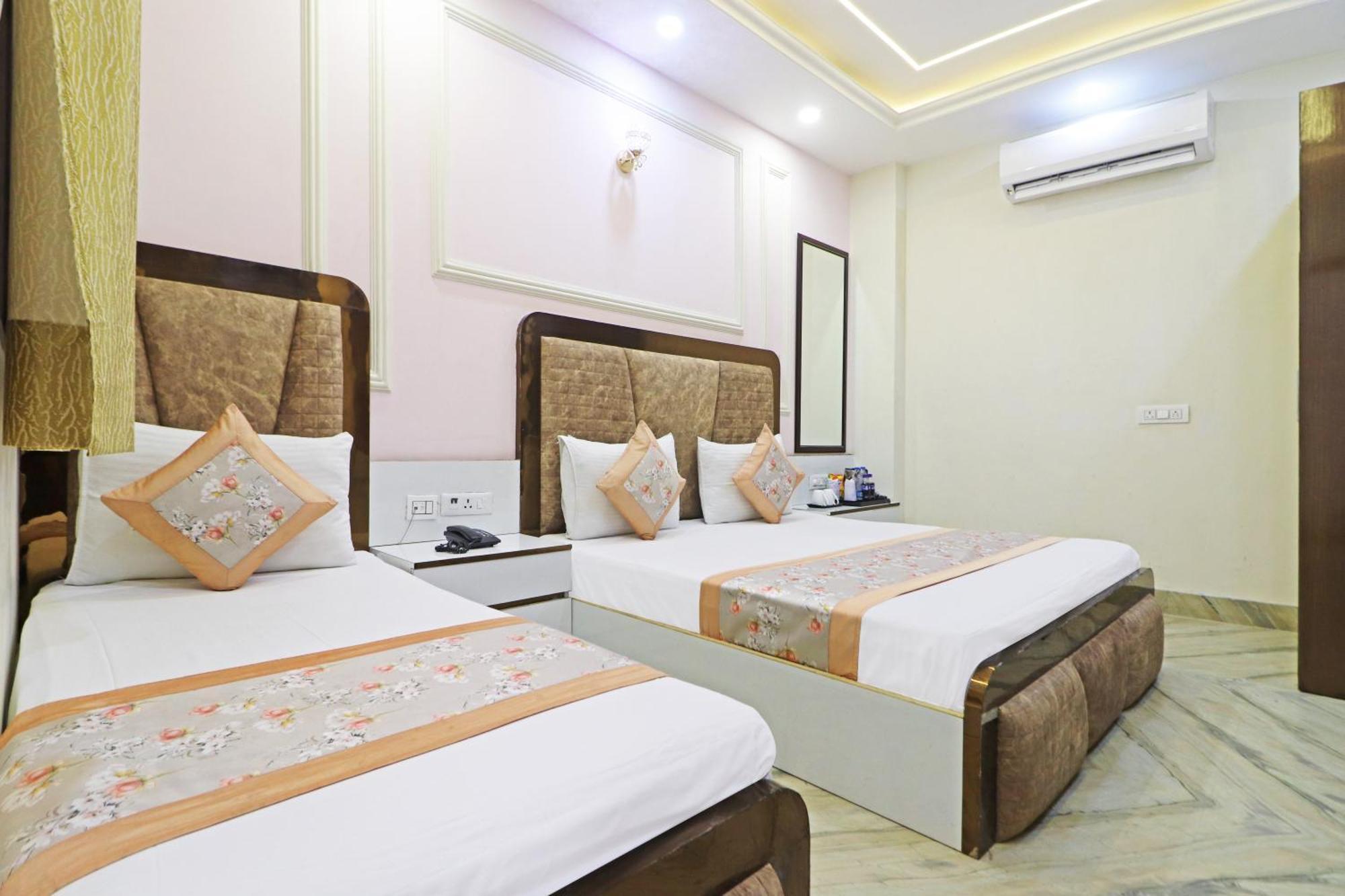 Hotel Samrat Residency 10 Mints Walking Distance Nizamuddin Railway Station Nova Deli Exterior foto