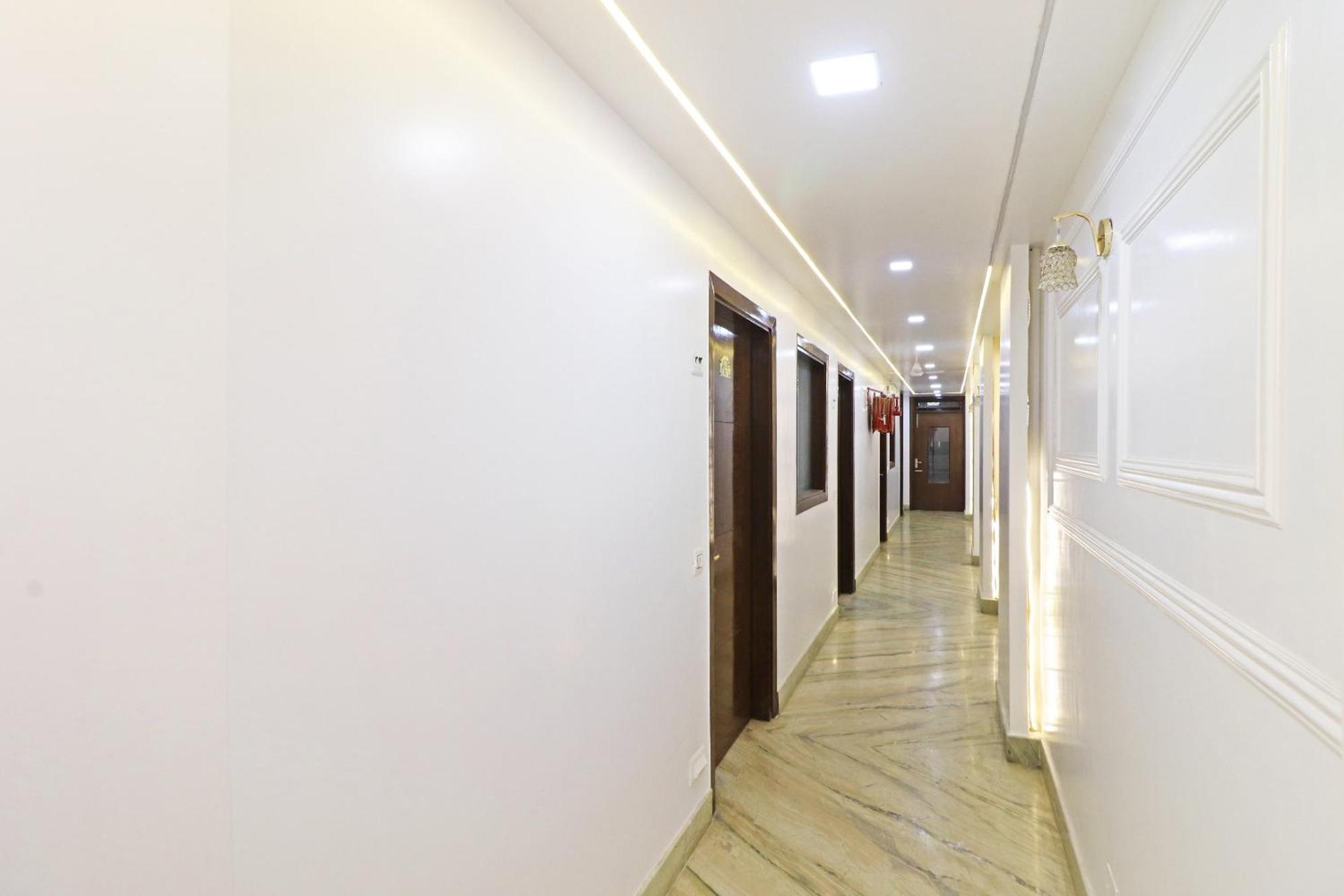 Hotel Samrat Residency 10 Mints Walking Distance Nizamuddin Railway Station Nova Deli Exterior foto