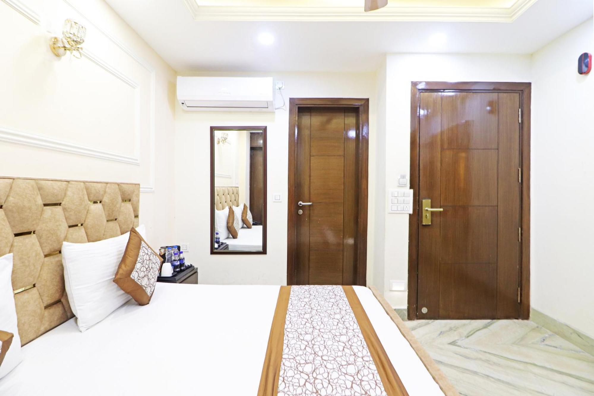 Hotel Samrat Residency 10 Mints Walking Distance Nizamuddin Railway Station Nova Deli Exterior foto