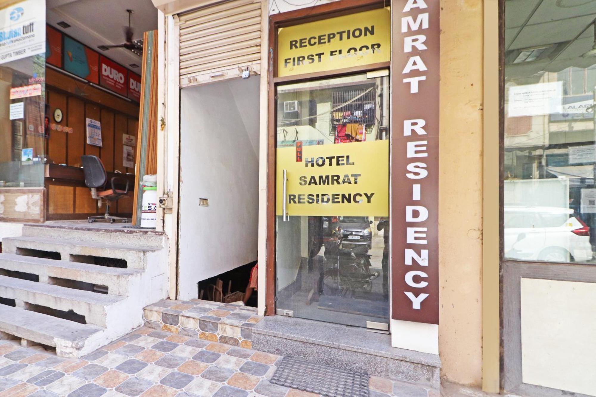 Hotel Samrat Residency 10 Mints Walking Distance Nizamuddin Railway Station Nova Deli Exterior foto