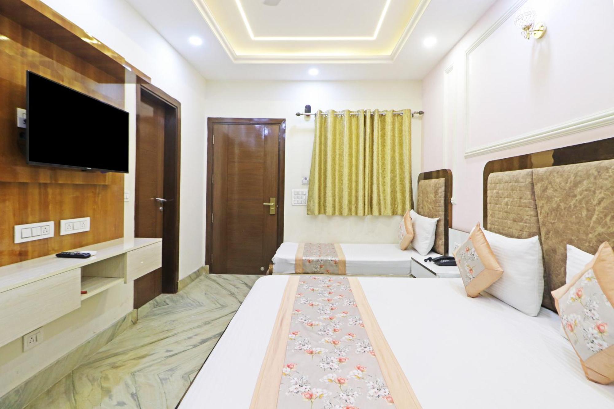 Hotel Samrat Residency 10 Mints Walking Distance Nizamuddin Railway Station Nova Deli Exterior foto