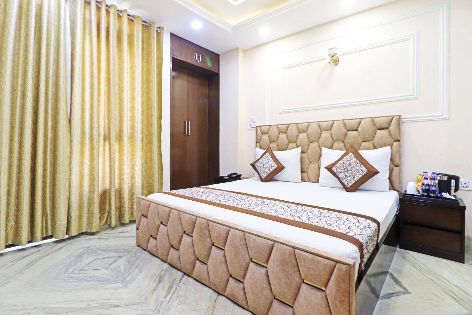 Hotel Samrat Residency 10 Mints Walking Distance Nizamuddin Railway Station Nova Deli Exterior foto