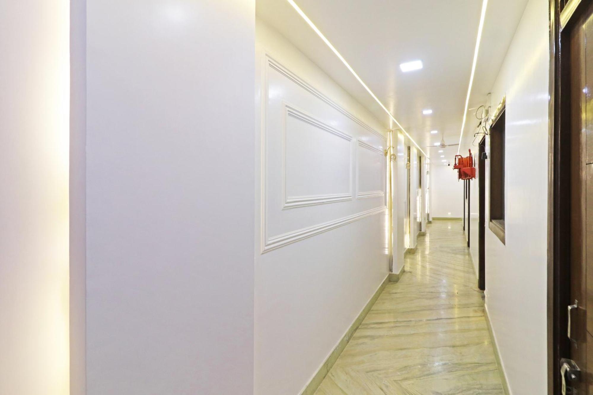 Hotel Samrat Residency 10 Mints Walking Distance Nizamuddin Railway Station Nova Deli Exterior foto