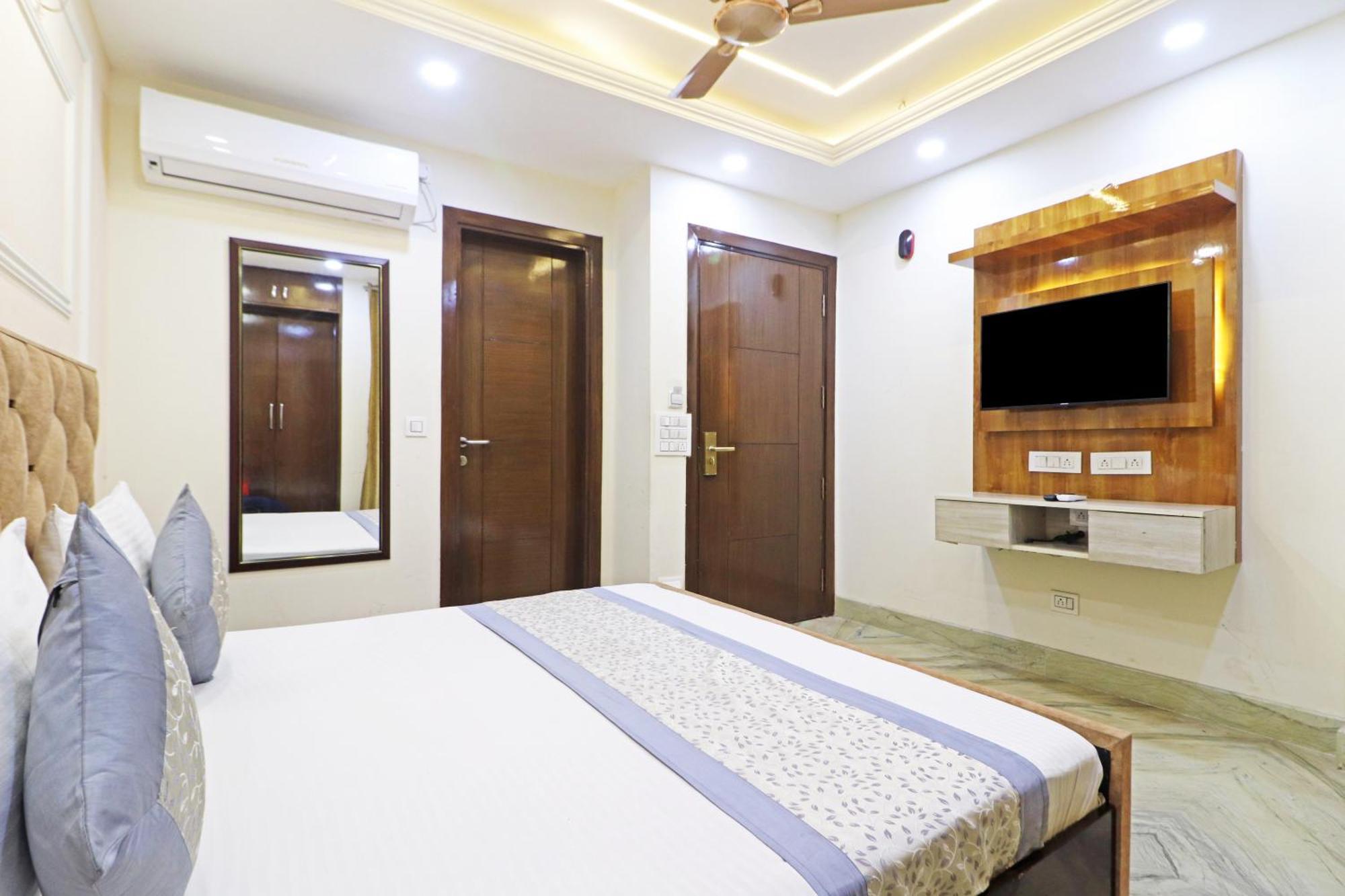 Hotel Samrat Residency 10 Mints Walking Distance Nizamuddin Railway Station Nova Deli Exterior foto