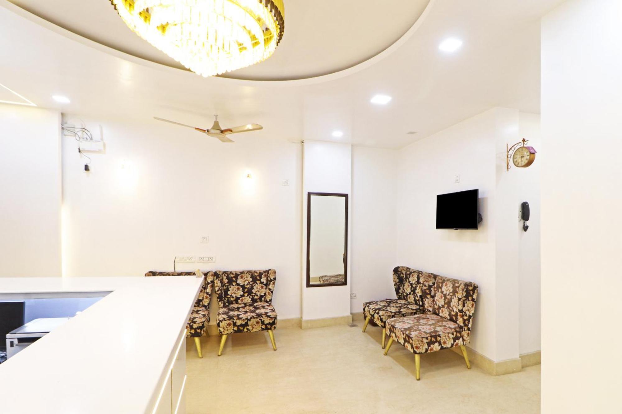 Hotel Samrat Residency 10 Mints Walking Distance Nizamuddin Railway Station Nova Deli Exterior foto